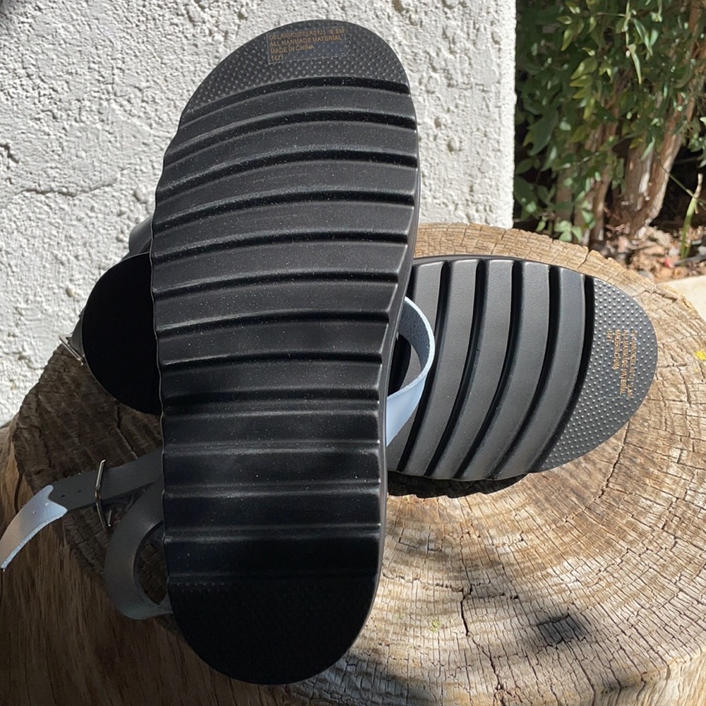 Delanno Platform Footbed Sandals - Picture 11 of 11
